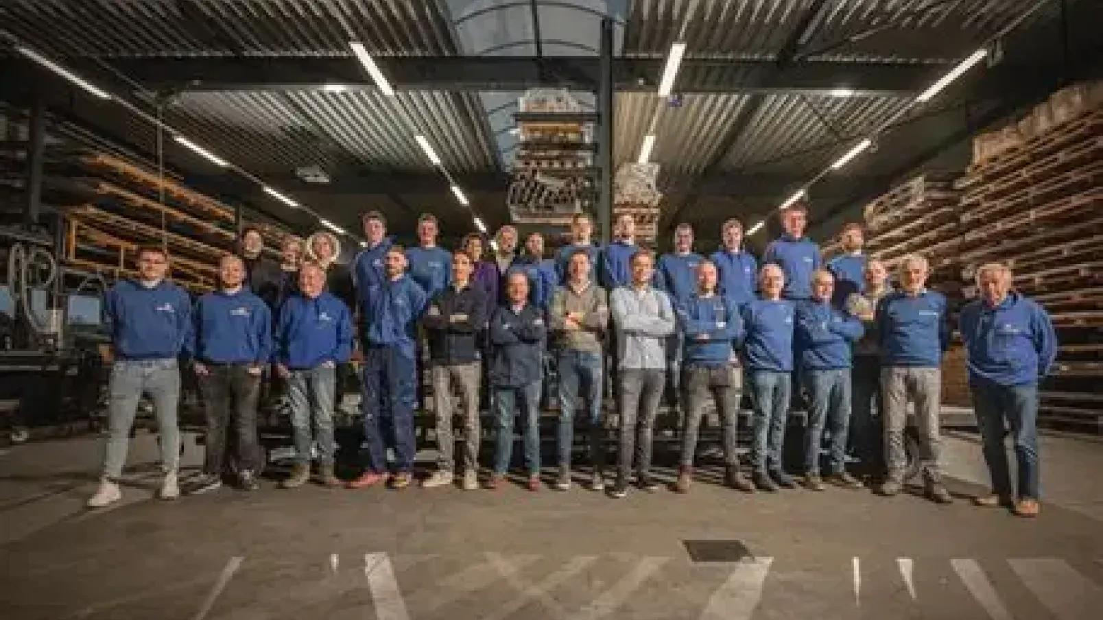 Bouwmetaal :  𝗩𝗶𝗲𝗿 𝟮𝟱 𝗷𝗮𝗮𝗿 𝘃𝗮𝗸𝗺𝗮𝗻𝘀𝗰𝗵𝗮𝗽 𝗺𝗲𝘁 𝗼𝗻𝘀 🎉 zaterdag 1 november