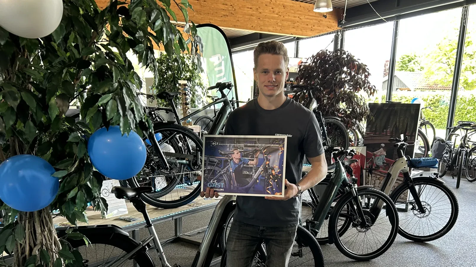 Gast Tweewielers bestaat 5 jaar en dat vieren we 9 mei groots! 🎉