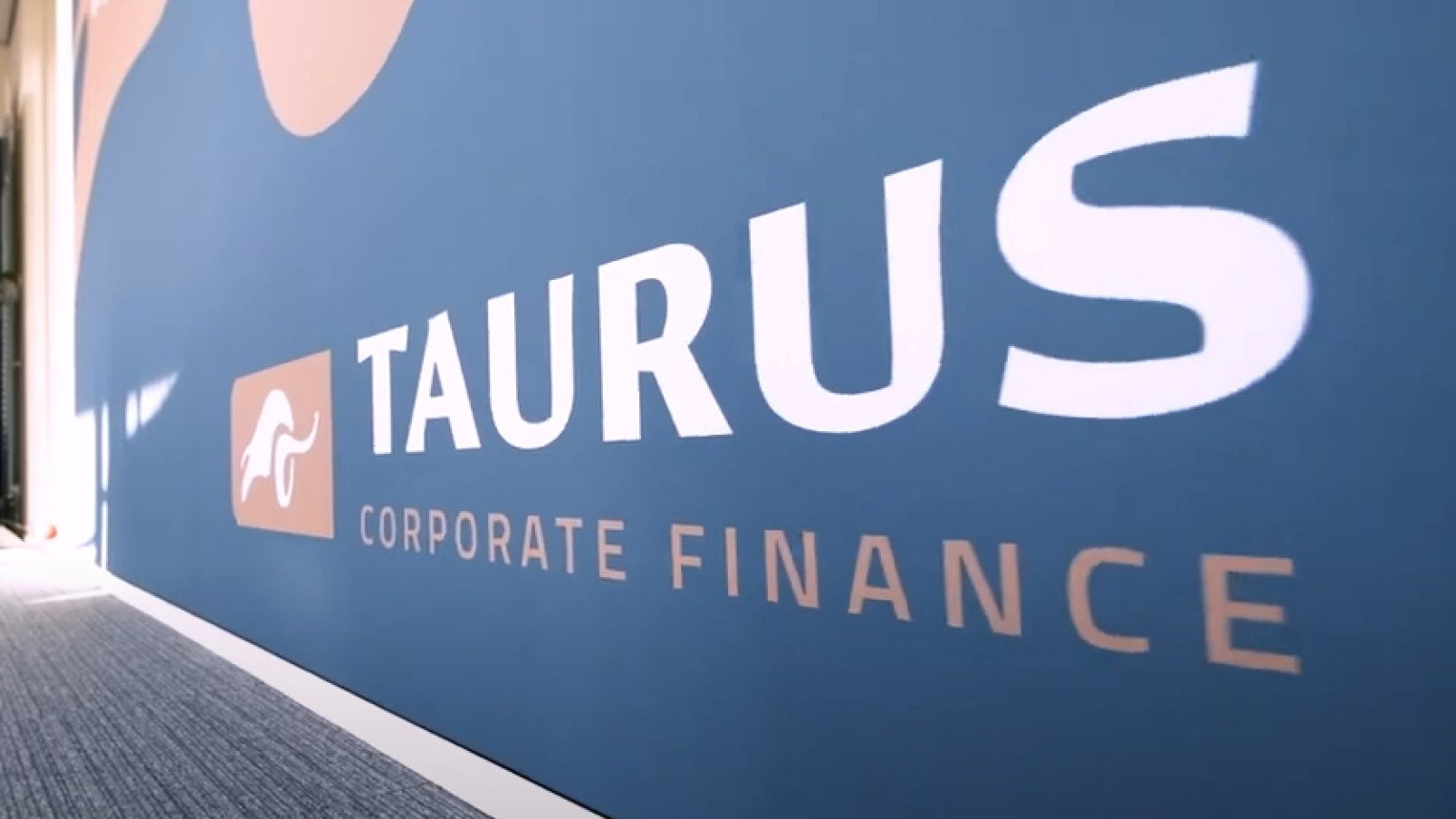 Achter BGT is bij 'Taurus Corporate Finance'