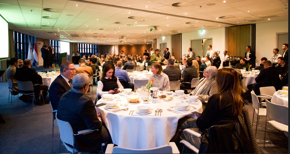 Beelden zeggen meer dan woorden. Prachtige weergave van de eerste editie van de MKB Iftar
