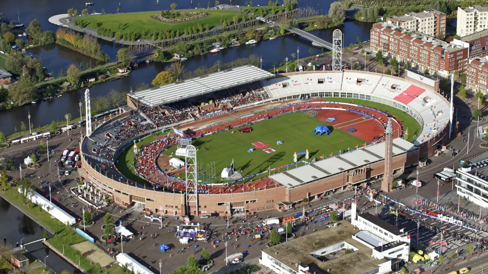 MKB GROEIBORREL gericht op sociaal werkgeverschap: kom uit de startblokken in het Olympisch Stadion inclusief rondleiding 