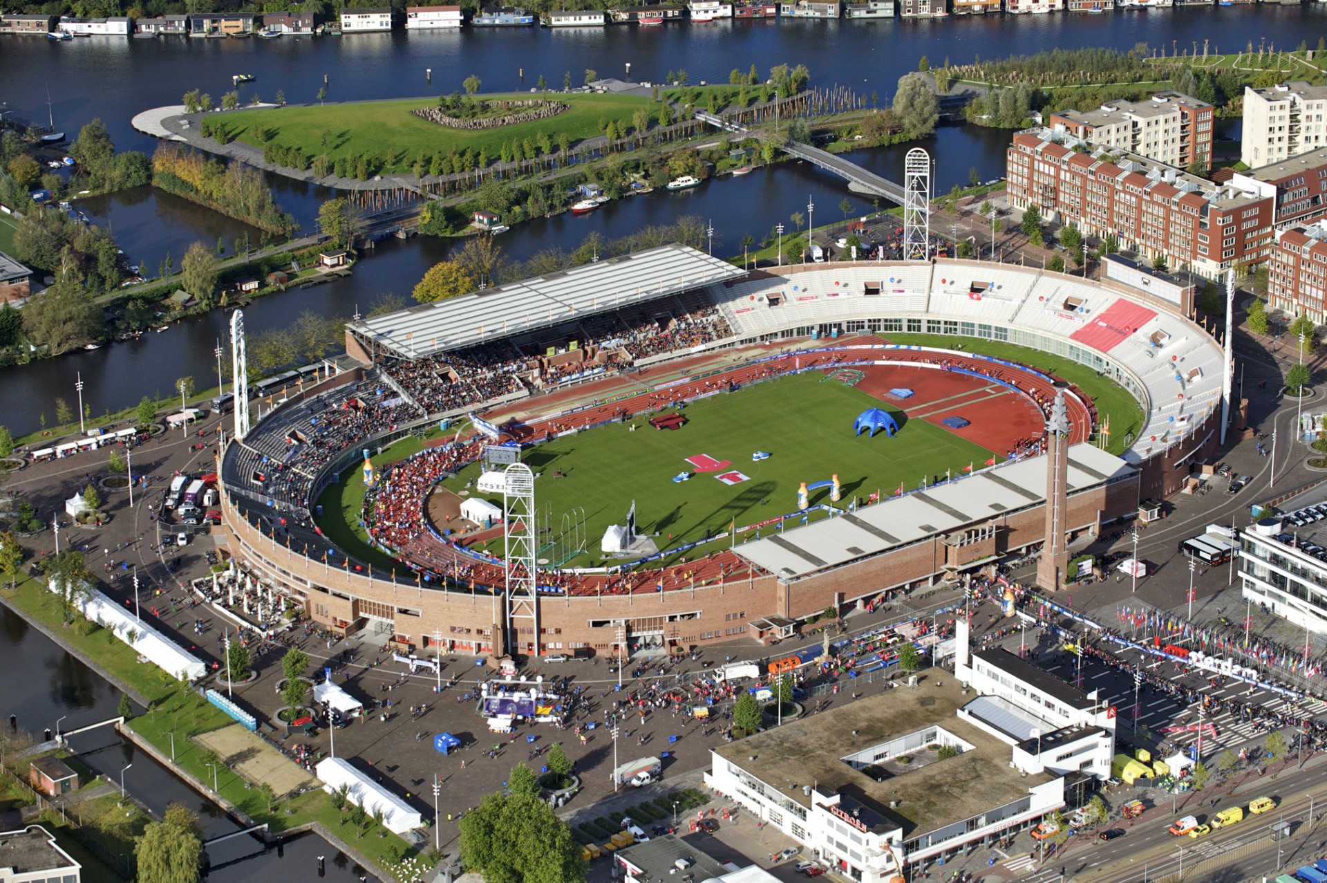MKB GROEIBORREL gericht op sociaal werkgeverschap: kom uit de startblokken in het Olympisch Stadion inclusief rondleiding 