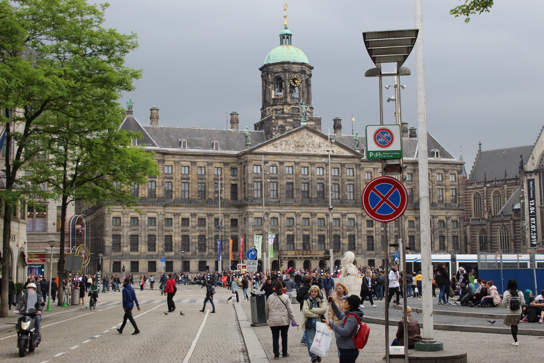 Discussie over Bijenkorfgarage zet toekomst Damrak opnieuw op de agenda
