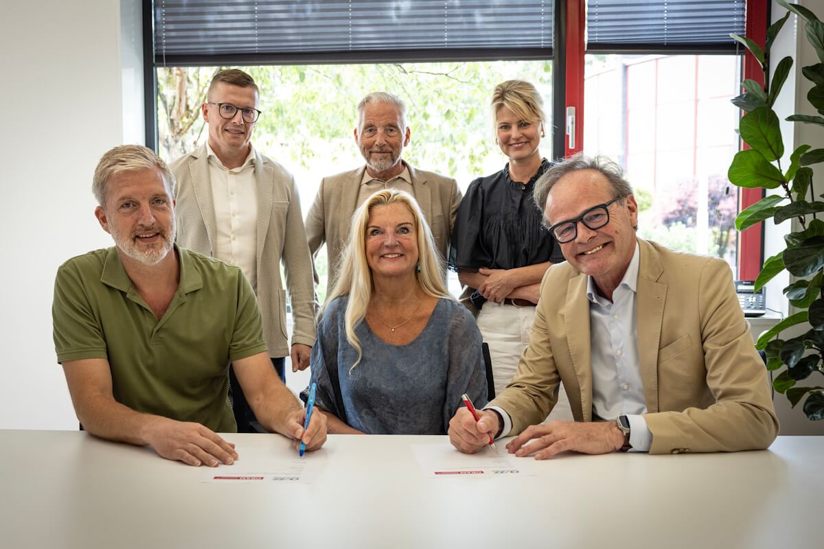 Ondertekening-OVZZ-ORAM.jpg